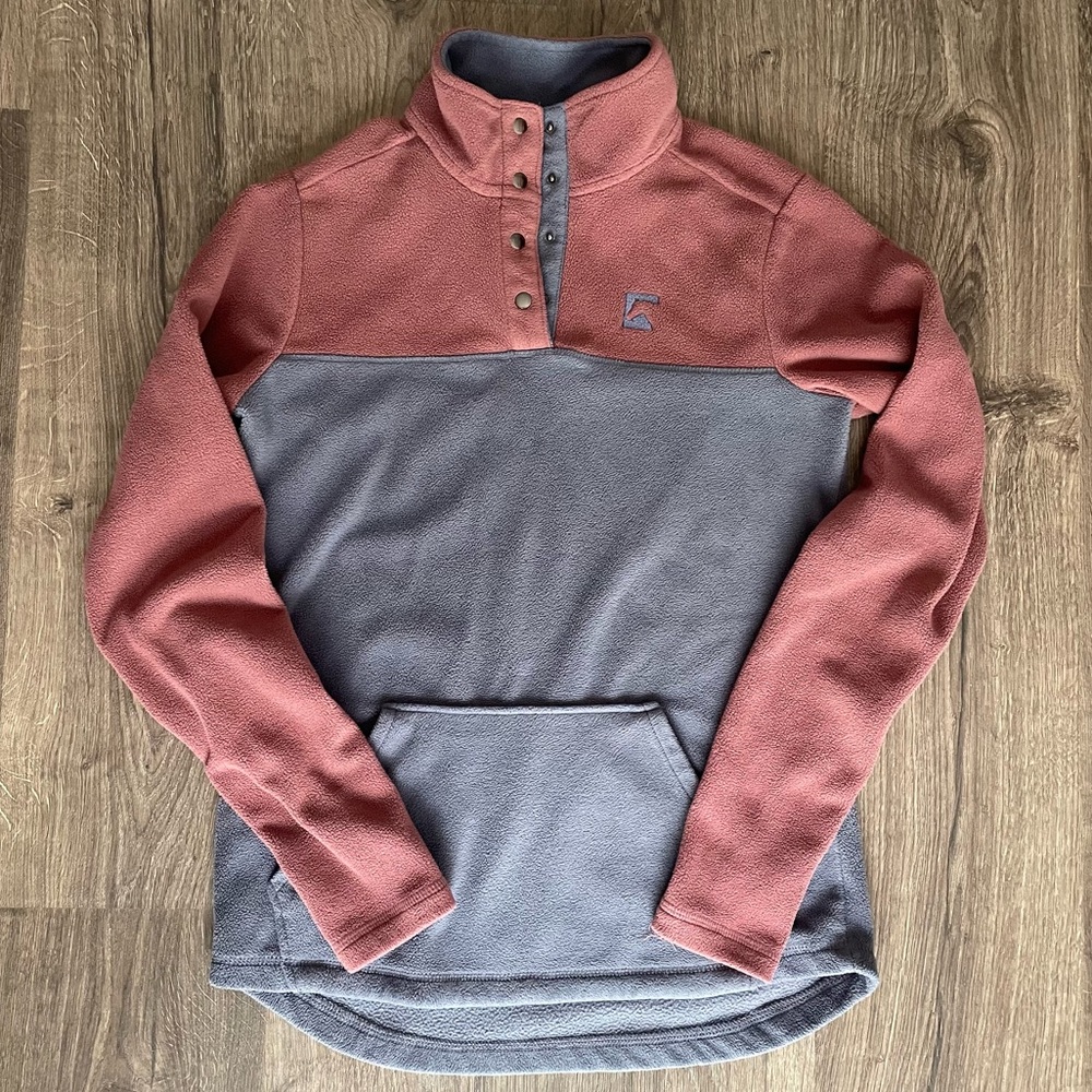 Riding Sport Cozy Pink and Gray Turtleneck Sweater with Color Block Design